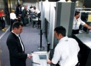 Portátiles, móviles e iPods podrían llegar a ser confiscados en los aeropuertos