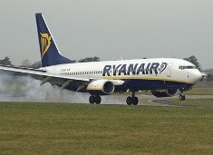 Ryanair cancela reservas de billetes realizadas en agencias online