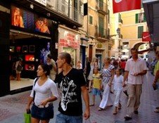 El gasto de los turistas extranjeros creció más del 3% entre enero y junio, aunque descendió en julio