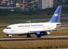 Argentina y España mantendrán "comunicación fluida" sobre Aerolíneas