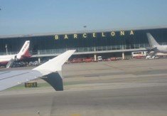 El Prat pierde 8.300 pasajeros al día entre el impacto del AVE y la crisis aérea