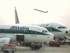 Alitalia contra la pared: perderá su licencia si no presenta mañana un plan de supervivencia
