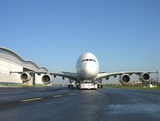 Los servicios mínimos a aviones contrarrestan los efectos de la huelga de suministro de combustible