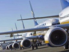 Ryanair garantizará los gastos a españoles aún varados en Roma, según el Consulado español