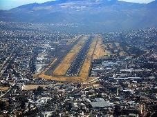 Se cancela la subida del impuesto de salida del aeropuerto de Quito