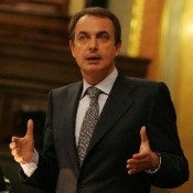 Zapatero prevé un futuro menos pesimista para 2009
