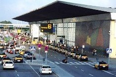 Emiratos Árabes, interesado en una futura privatización del aeropuerto Barcelona El Prat