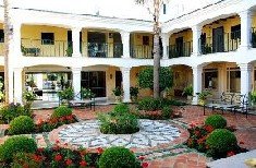 Más de 40 hoteles de Andalucía buscan comprador