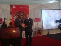 El ministro de Turismo de Kenia, galardonado con el premio al Ministro de Turismo de Africa del Año 2009