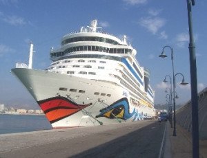 Cerca de 43.000 pasajeros llegaron al puerto de Málaga durante abril
