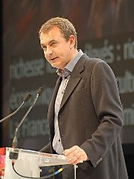 Zapatero pide paciencia a Canarias