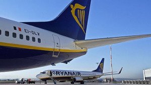 Ryanair multiplica por siete su beneficio en el primer trimestre fiscal