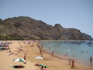La Q gana terreno entre las empresas turísticas de Canarias, pero no en sus playas