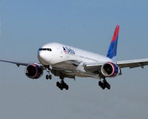 Delta Airlines exige a las agencias 70 € por cobros con tarjetas invalidadas