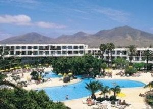 Los complejos turísticos de Lanzarote que no tengan licencia de obras, no podrán abrir sus puertas