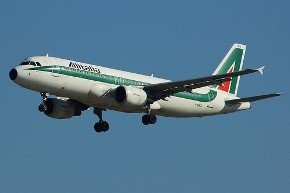Alitalia recibe tres nuevos aviones A320 Airbus