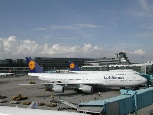 Lufthansa llega a un acuerdo con Amadeus y dejará de cobrar 4,9 € a las agencias por reservar en el GDS
