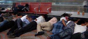 Las agencias denuncian que las aerolíneas no han cumplido el derecho de asistencia a los pasajeros