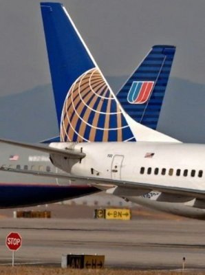 Dos de las mayores aerolíneas de EE UU podrían anunciar su fusión el lunes