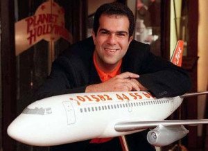 El fundador de Easyjet reclama a la aerolínea los derechos de la marca ante los tribunales