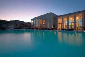 Hilton abre su primer Doubletree en Grecia