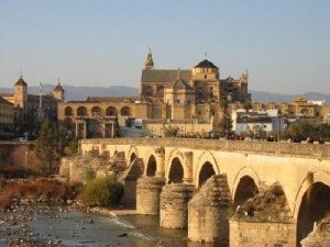 Las agencias de viajes de Córdoba defienden el término "mezquita"
