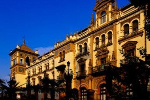 Starwood y los trabajadores del Alfonso XIII acuerdan el proyecto de reforma del hotel