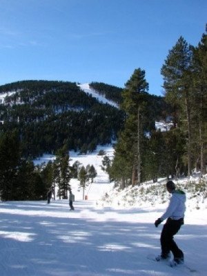 Francia prevé una mejor temporada de nieve por el regreso de esquiadores extranjeros