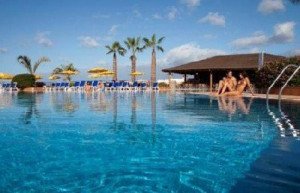 Tenerife cierra 2010 con diez nuevas rutas aéreas y una docena de hoteles premiados