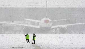 La CE exige a los aeropuertos europeos medidas para evitar el caos tras una nevada