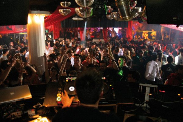 Cursach Pone A La Venta Sus Discotecas De Palma Por Nueve Millones De Euros Economia
