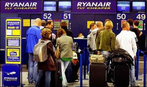 Andalucía multará con hasta 30.000 € a la aerolínea que cobre por imprimir la tarjeta de embarque