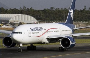 Las agencias denuncian que la Administración compre los billetes directamente a Aeroméxico