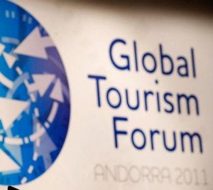 La cooperación, básica para asegurar competitividad y responsabilidad en el sector turístico