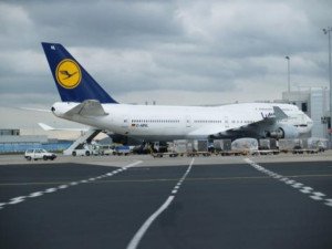 Lufthansa sube el recargo por combustible 