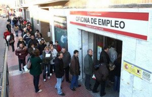 Baleares lidera la caída del paro en abril, con 5.501 desempleados menos