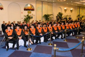 Nuevos graduados en la Escuela internacional de alta dirección hotelera Les Roches Marbella