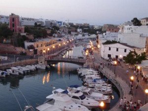 Los comerciantes de Menorca critican los convenios con mayoristas que fomentan el todo incluido