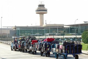 Los trabajadores de handling de los aeropuertos desconvocan la huelga