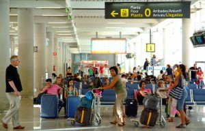 Cuatro millones de viajeros pasarán por los aeropuertos españoles este puente de agosto