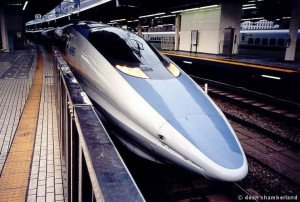 El tren bala recobra la normalidad en Japón