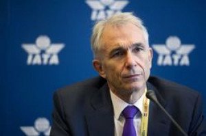 IATA, en desacuerdo por la inclusión de la aviación en el comercio de emisiones