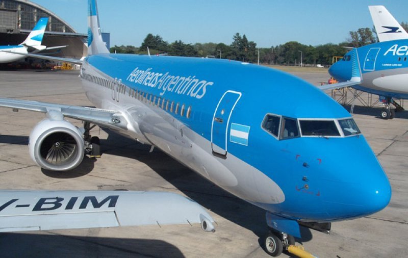 Trabajadores de Aerolíneas Argentinas y Austral piden actualización salarial 