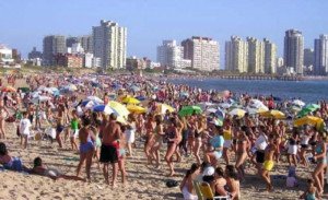 Proyectan caída de 3,3% en número de turistas extranjeros en Uruguay