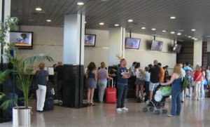 Cayeron las pernoctaciones y el número de viajeros hospedados en Argentina