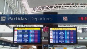 Aerolíneas y Sol cancelan los vuelos de puente aéreo para hoy por paro en Argentina