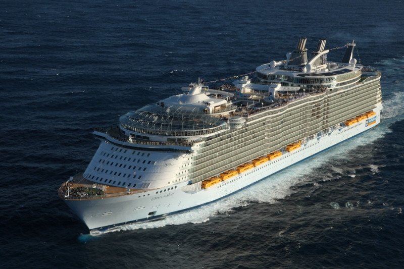 El Oasis of the Seas (en la imagen) es el buque más grande del mundo, junto con el Allure of the Seas, con 2.700 cabinas para 5.400 pasajeros