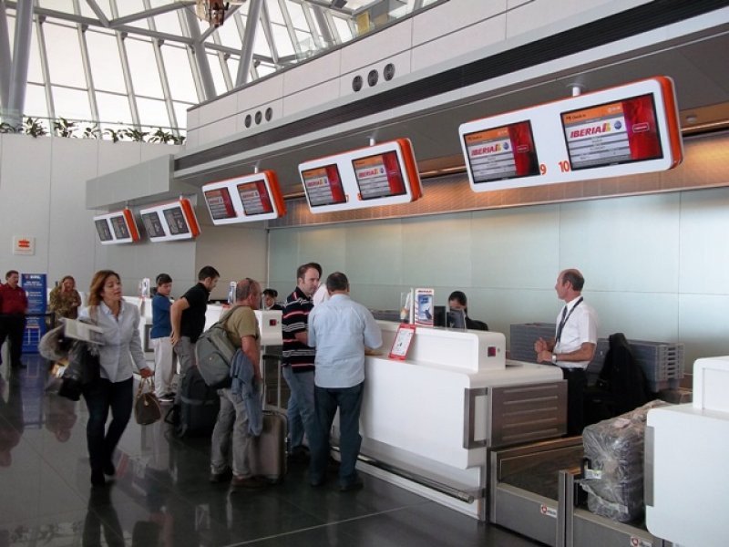 Aeropuerto de Carrasco dejará de recibir vuelos de Iberia desde Madrid desde el 1 de abril de 2013