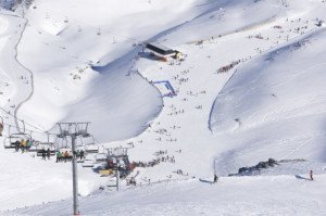 Asturias quiere unificar la estación de esquí Fuentes de Invierno con la leonesa de San Isidro