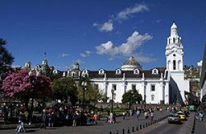 CEAV estrecha relaciones con las autoridades turísticas de Ecuador